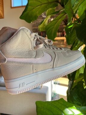 Nike High Top Sneakers - Cream with Pale Pink Swoosh